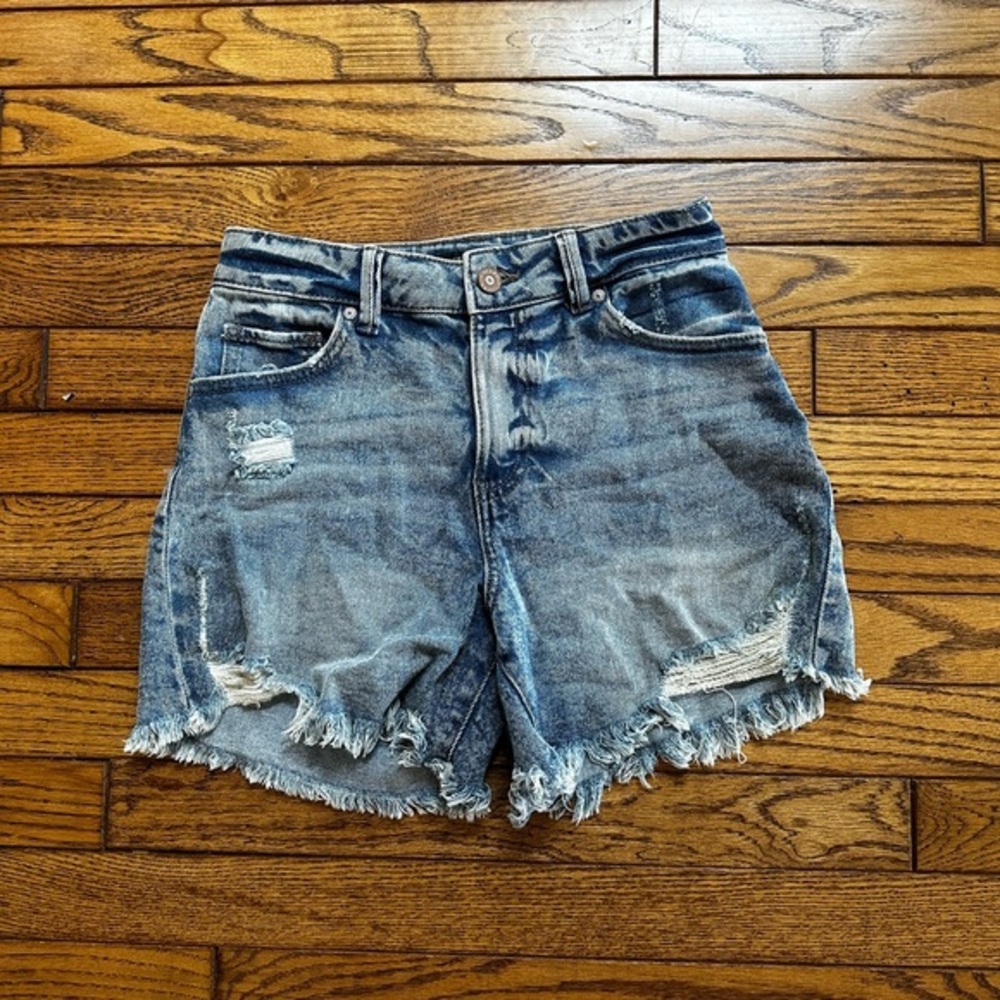 Women’s Distressed High-Waisted jorts